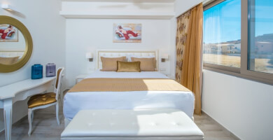 Incredible Villa in Panormo Photo 